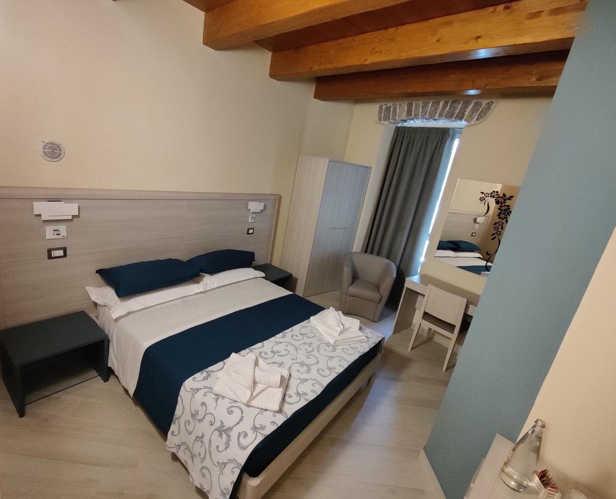 Hotel Dimora Del Corso Rotonda Habitación foto